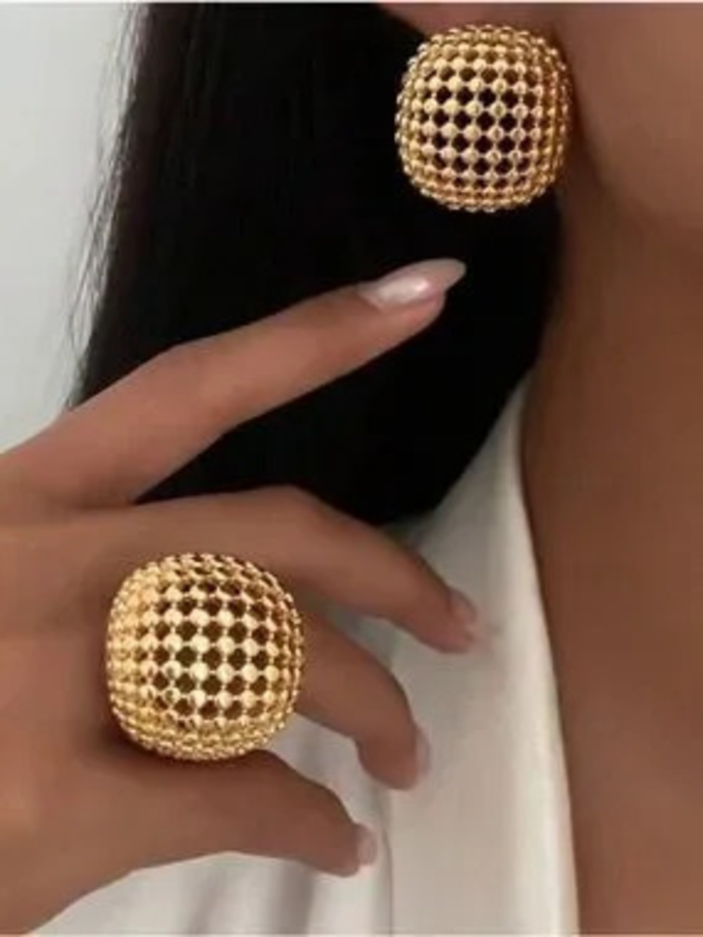 Elegant Gold Dome Jewelry Set